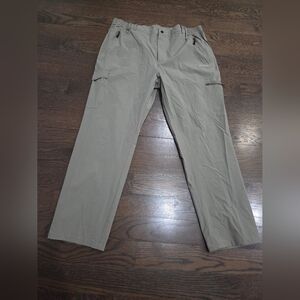 Clothin Men's Tan Cargo Travel Pants Sz.XL/30L